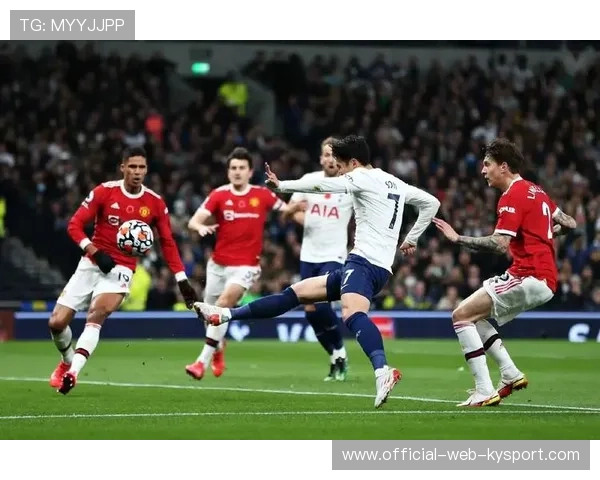 曼联全员备战，迎接热刺挑战，争四之路充满希望